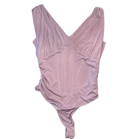 Express V-Neck Sleeveless Ruched Thong Body Contour Bodysuit Pink Large - Picture 1 of 4